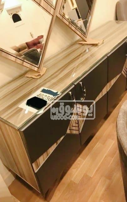 سفرة وبوفية للبيع استخدام شهر فى حدايق الاهرام بالجيزة