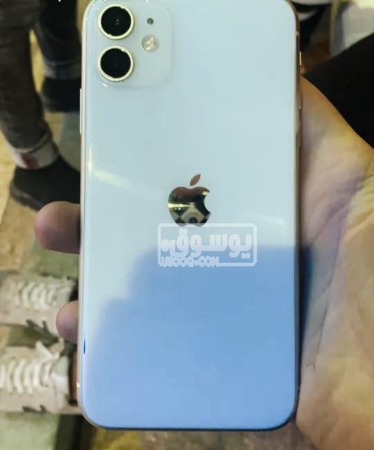 موبايل i phone 11 معاه واصلة الشاحن والعلبة للبيع فى الجيزة