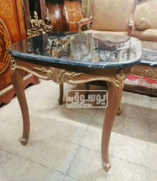 صالون مدهب اوكسدية مستعمل معاه تلاتة ترابيزة للبيع