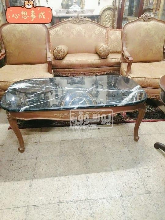 صالون مدهب اوكسدية مستعمل معاه تلاتة ترابيزة للبيع