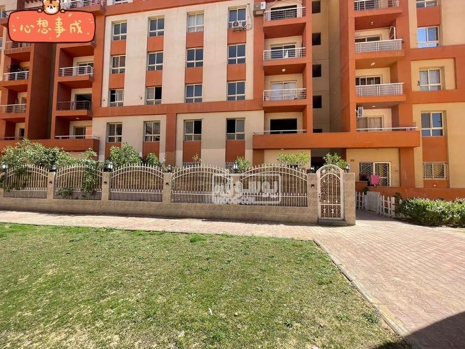 شقة ارضى بجنينة خاصة تشطيب الترا لوكس للايجار باكتوبر