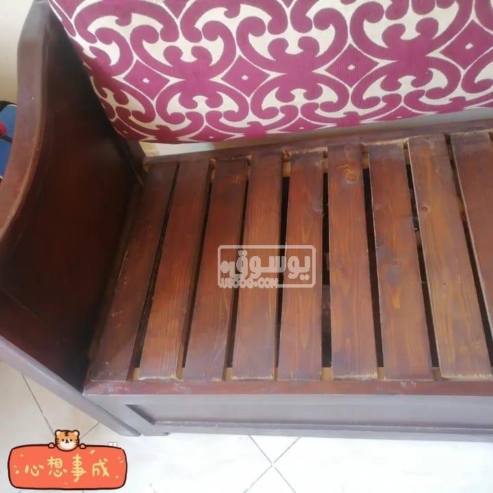 كنبة سرير عمولة بسحارة للبيع بحال ممتازة