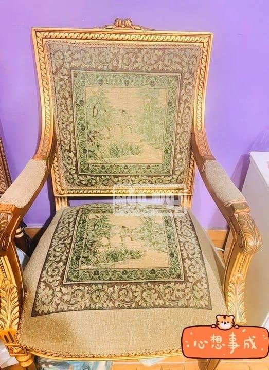 للبيع اتنين كرسى مدهب خشب زان فى مدينة نصر