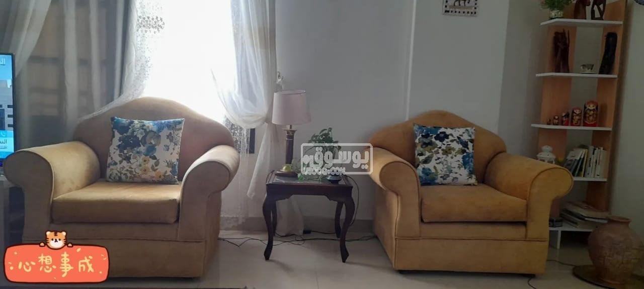 فى التجمع الخامس انترية للبيع استخدام نضيف