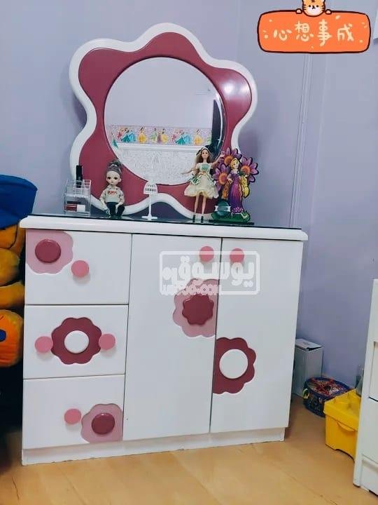 اوضة نوم بناتى استخدام نضيف بحالة ممتازة فى التجمع الاول