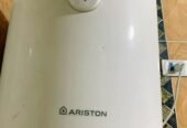 سخان كهربا للبيع اريستون مستعمل بحالة جيدة بسعر قابل للتفاوض سخان كهربا للبيع اريستون مستعمل بحالة جيدة بسعر قابل للتفاوض
