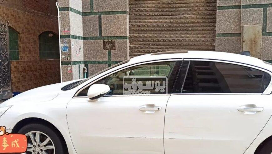 سيارة للبيع فى شيراتون بالقاهرة بيجو موديل 2014