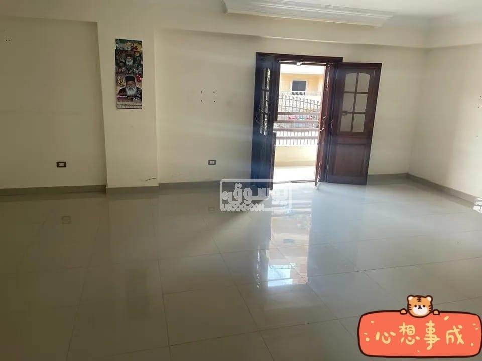 شقة للايجار كبيرة 220 متر تشطيب سوبر لوكس فى المقطم بالقاهرة