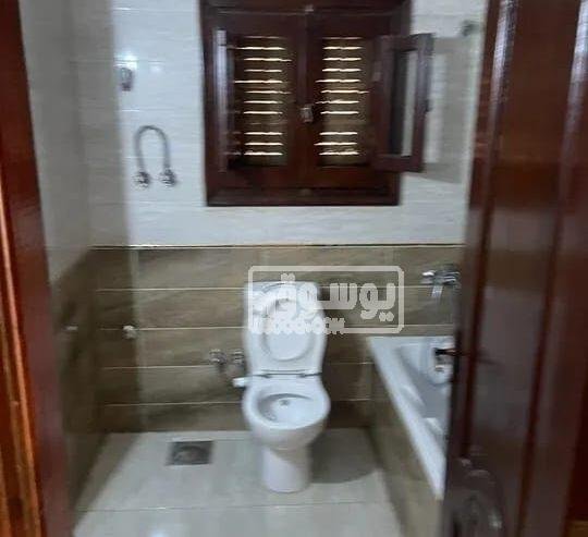 شقة للايجار كبيرة 220 متر تشطيب سوبر لوكس فى المقطم بالقاهرة