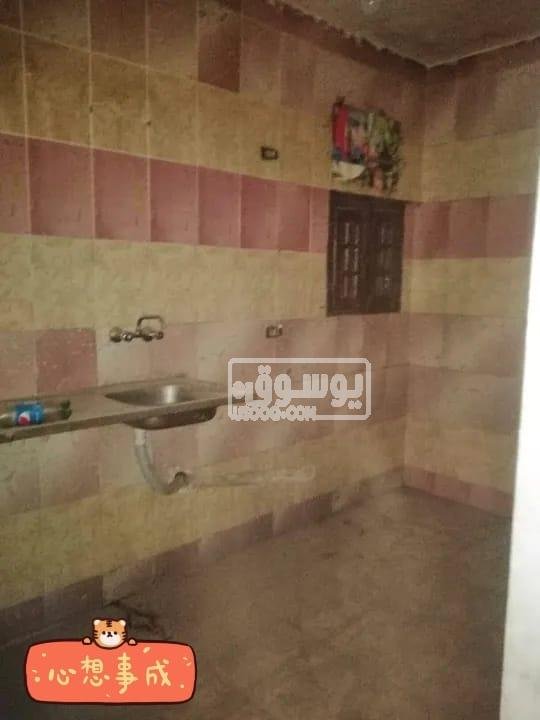 شقة للايجار من المالك دور سابع سلم تشطيب لوكس فى عين شمس