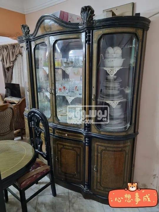 سفرة ونيش كبير للبيع بحالة جيدة فى عين شمس