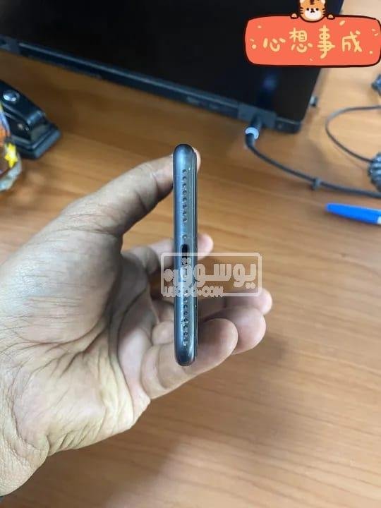 تيلفون للبيع i phone 8 plus بطارية 74% فى فيصل