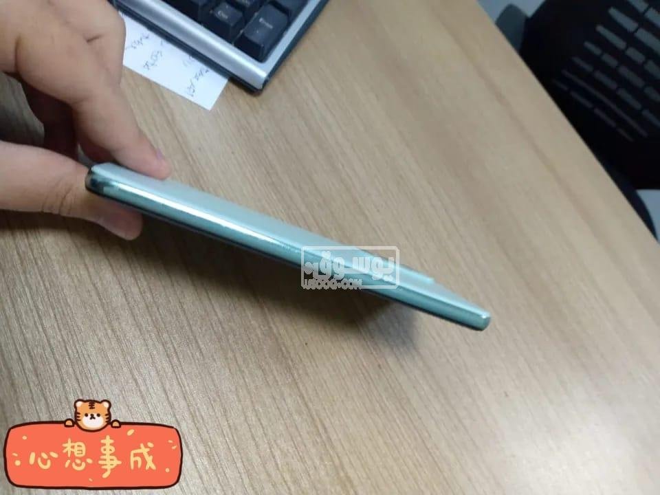 موبايل جلاكسى A52s بحالتة الجديدة بمشتملاتة والضمان للبيع