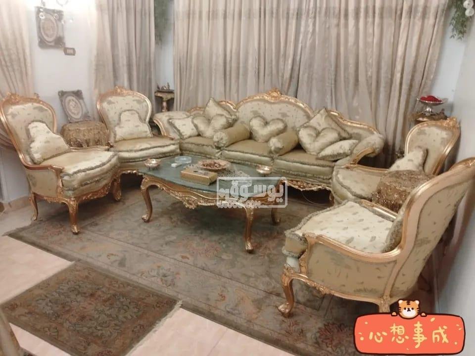 صالون مدهب بحالة الجديدة للبيع فى العباسية بالقاهرة