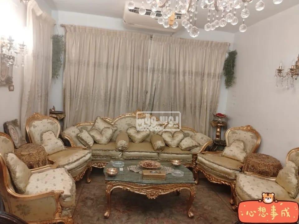 صالون مدهب بحالة الجديدة للبيع فى العباسية بالقاهرة