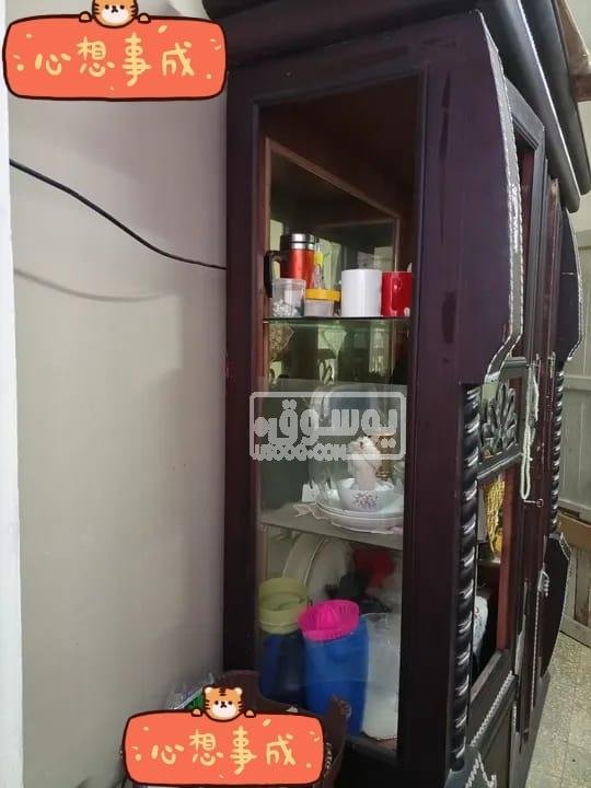 نيش وسط مستعمل بحالة جيدة بسعر قابل للتفاوض