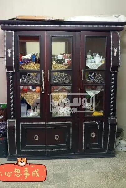 نيش وسط مستعمل بحالة جيدة بسعر قابل للتفاوض