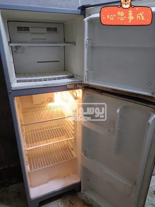 تلاجة مستعملة بحالة جيدة ايديال 12 قدم فى المرج بالقاهرة