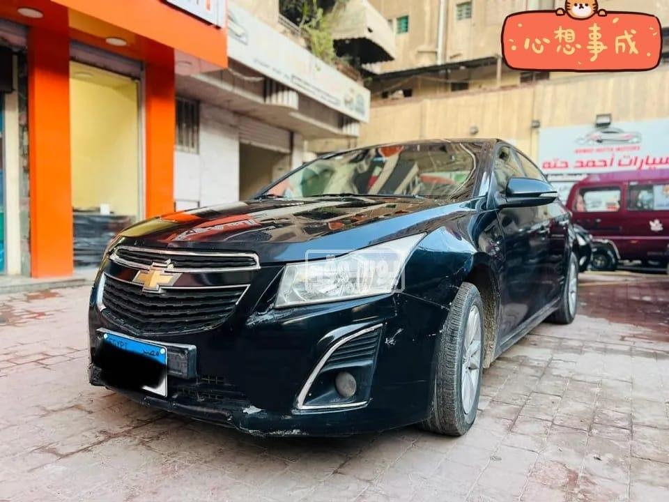 سيارة شيفرولية كروز فئة ثانية للبيع بحالة ممتازة بالهرم