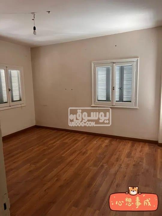 شقة للايجار تشطيب سوبر لوكس واسعة فى منطقة راقية بالمهندسين