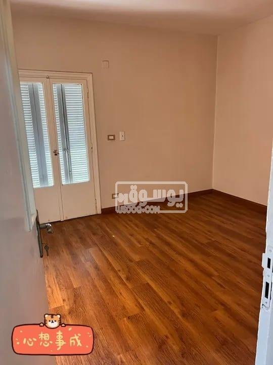 شقة للايجار تشطيب سوبر لوكس واسعة فى منطقة راقية بالمهندسين