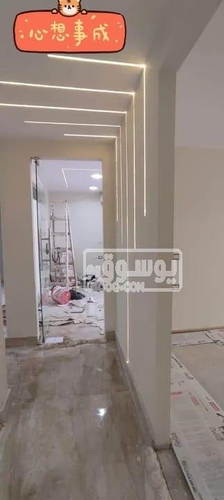 مكتب للايجار تشطيب هاى لوكس مكيف موقع مميز وهام فى شيراتون