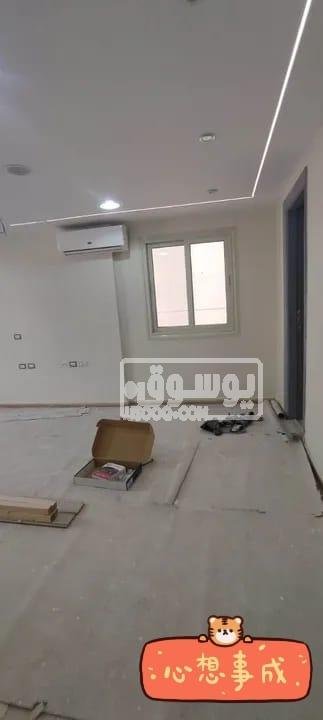 مكتب للايجار تشطيب هاى لوكس مكيف موقع مميز وهام فى شيراتون