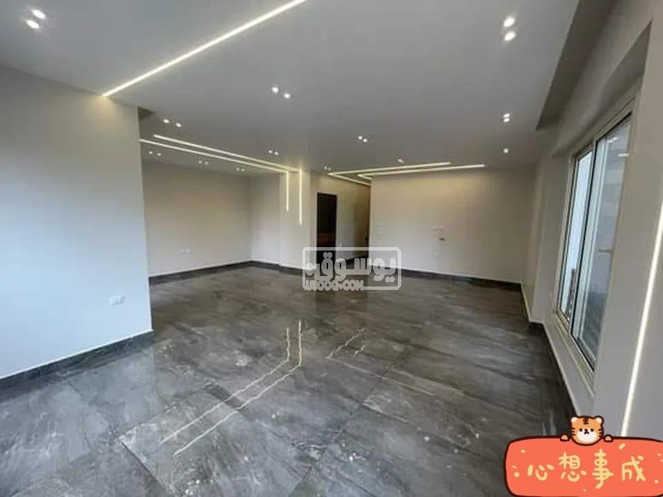 فى منطقة هادية وراقية شقة تشطيب عالى للايجار فى التجمع الاول