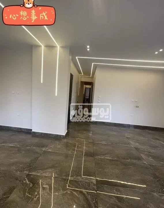 فى منطقة هادية وراقية شقة تشطيب عالى للايجار فى التجمع الاول