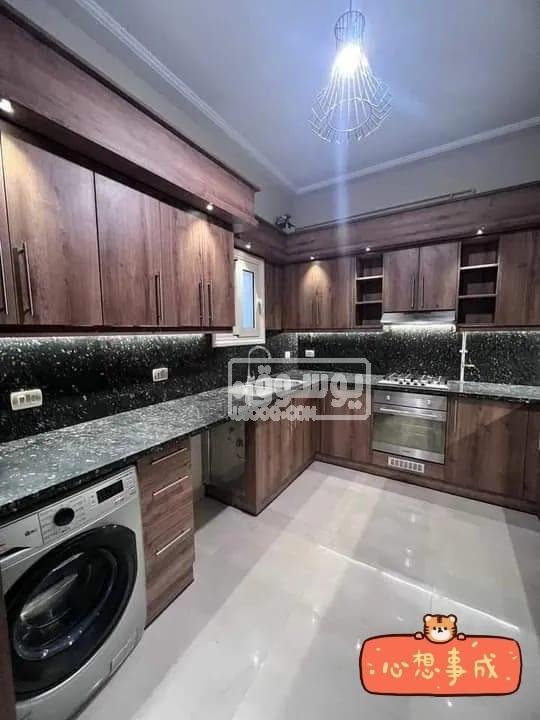 فى منطقة هادية وراقية شقة تشطيب عالى للايجار فى التجمع الاول