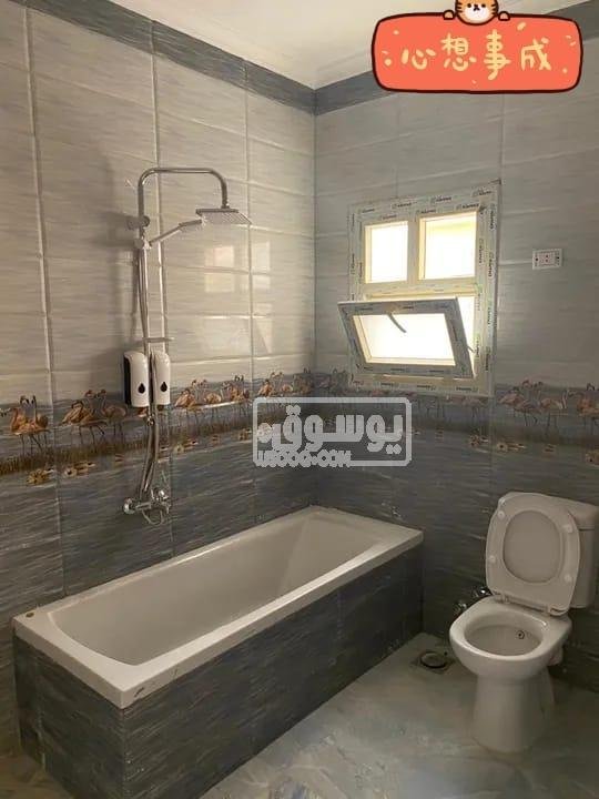 شقة للايجار مساحة كبيرة كاملة المرافق تشطيب عالى بالعبور