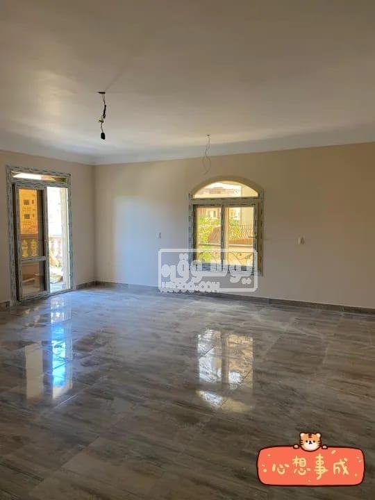 شقة للايجار مساحة كبيرة كاملة المرافق تشطيب عالى بالعبور