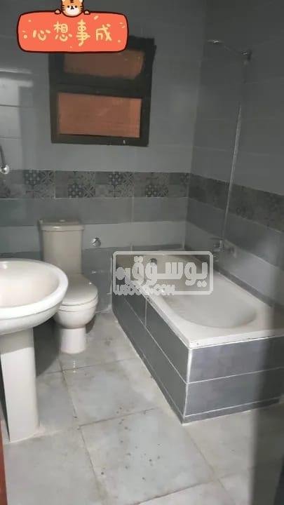 شقة للايجار تشطيب لوكس تصلح سكنى او ادارى فى فيصل