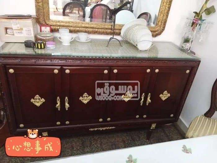 سفرة للبيع جديدة بالبوفية خشب متين فى مصر الجديدة