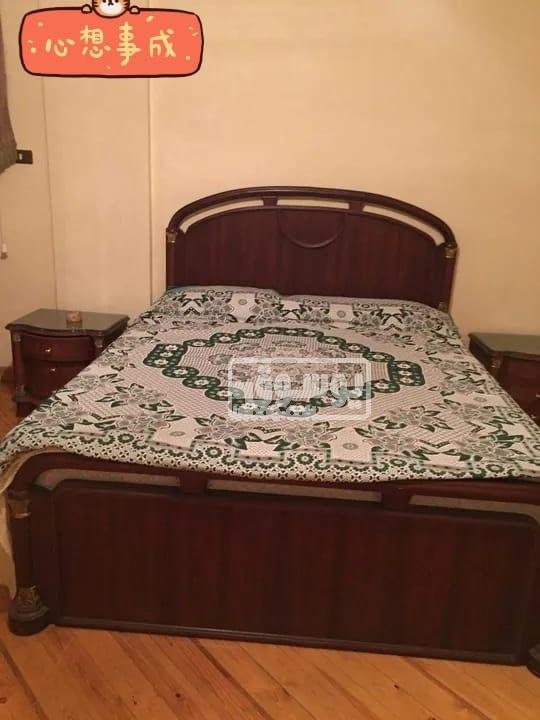 اوضة نوم ماستر للبيع بحالة ممتازة مزخرفة ومطعمة بالنحاس