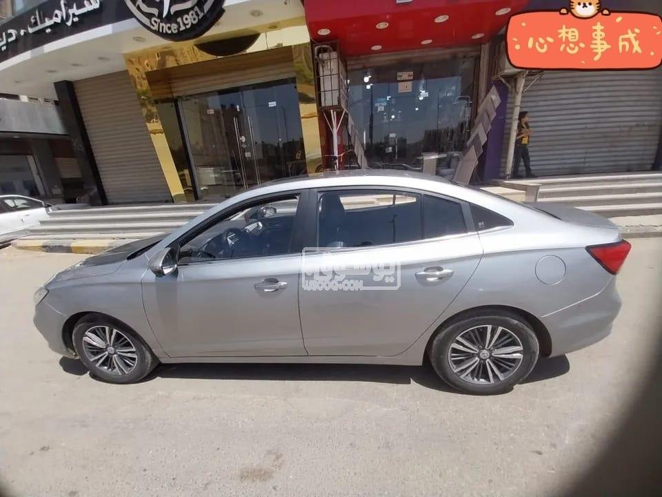 سيارة للبيع ام جى 5 اعلى فئة رخصة سارية سنة فى الجيزة