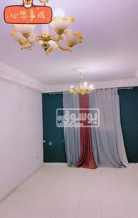 شقة للايجار تشطيب لوكس بها تكييف فى فيصل