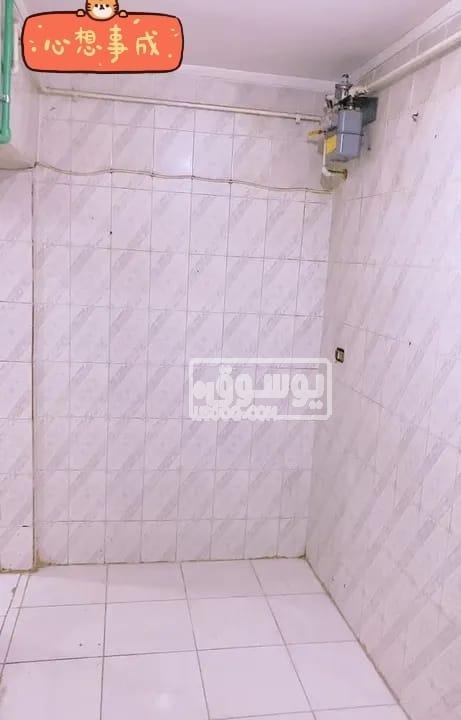 شقة للايجار تشطيب لوكس بها تكييف فى فيصل