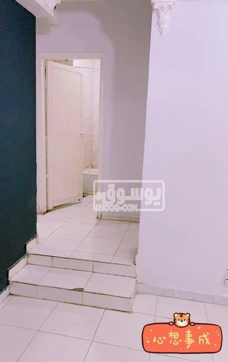 شقة للايجار تشطيب لوكس بها تكييف فى فيصل