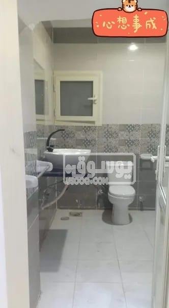 شقة للايجار تشطيب سوبر لوكس قريبة من جميع الخدمات بالجيزة