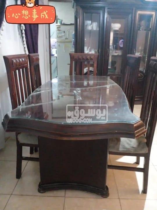 سفرة ونيش للبيع قوائم خشب زان يحالة جيدة فى فيصل