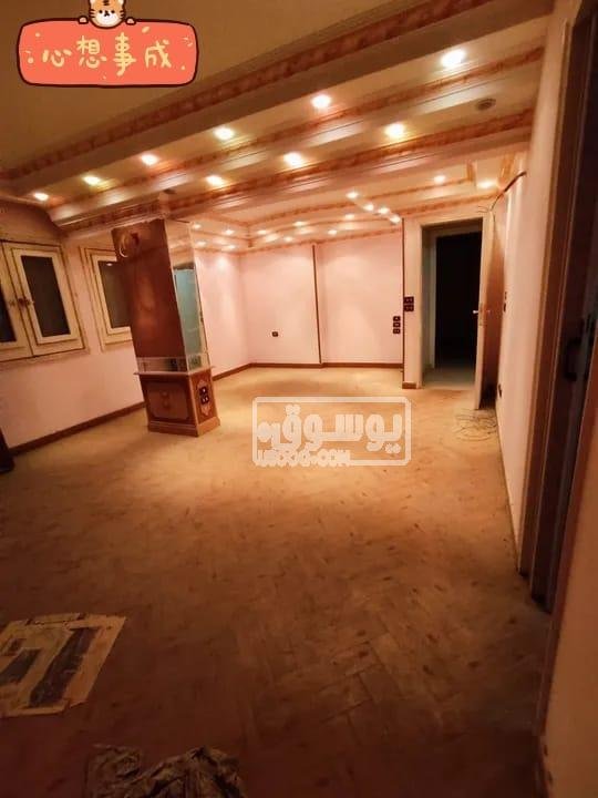 شقة للايجار فى اكتوبر الحى الرابع كبيرة تشطيب لوكس