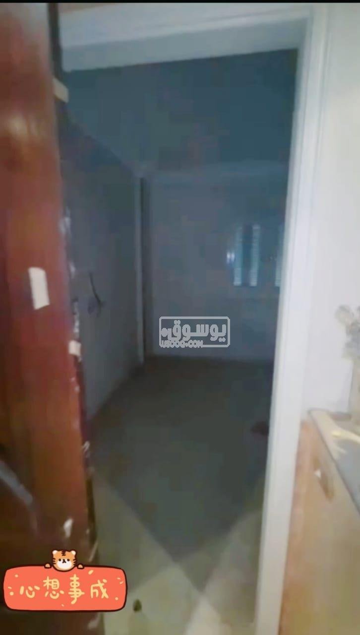 شقة للايجار فى اكتوبر الحى الرابع كبيرة تشطيب لوكس