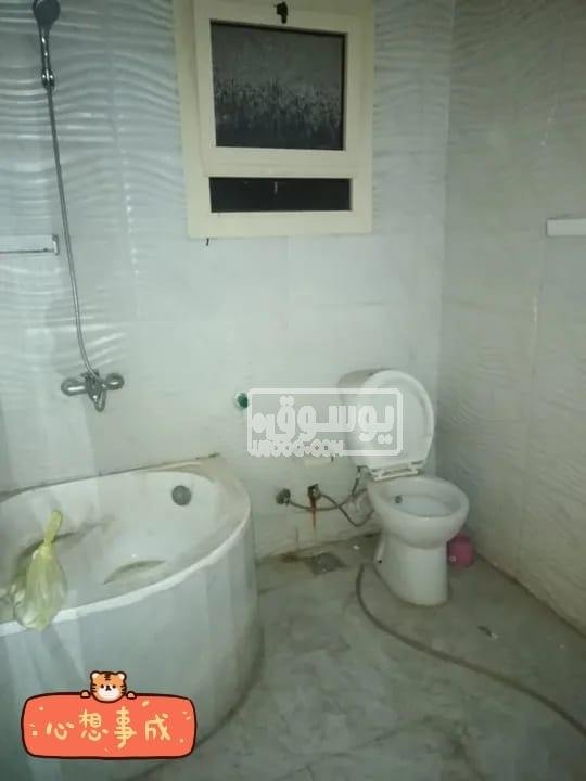 شقة للايجار دور سادس بدون اسانسير فى المعادي تشطيب لوكس