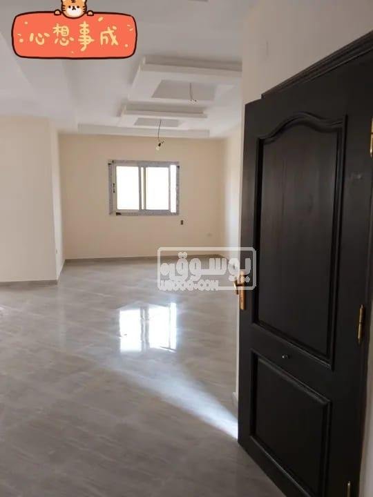 شقة كبيرة وواسعة تشطيب سوبر لوكس للايجار فى الشيخ زايد