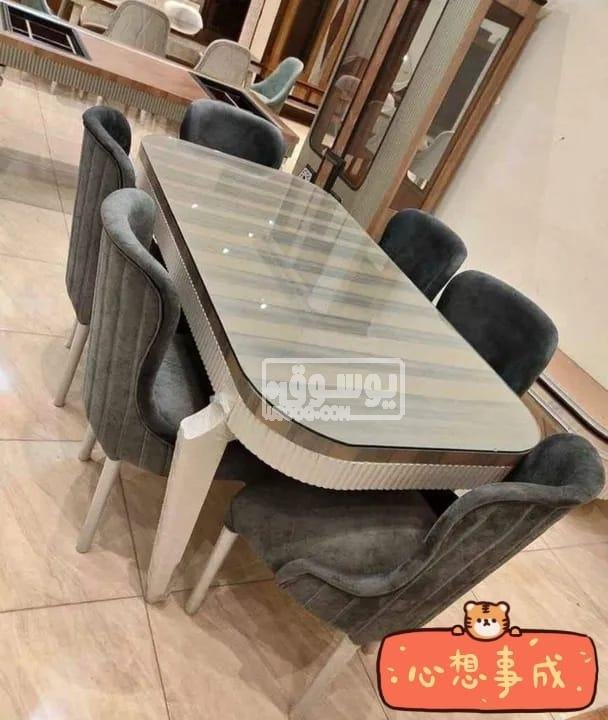 سفرة للبيع خشب زان احمر متاح تغيير اللون والقماش حسب الرغبة