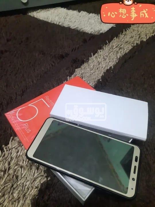 موبايل للبيع Redmi 5 Plus مستعمل بحالة ممتازة معاه العلبة