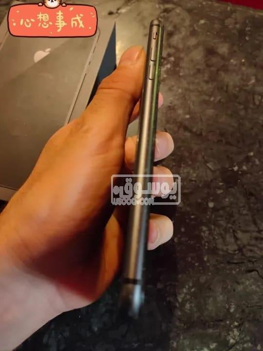 موبايل iphone 8 plus مستعمل معاه الشاحن الاصلى فى فيصل