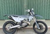 2024 Husqvarna TE 300 PRO Motocross 2024 Husqvarna TE 300 PRO Motocross