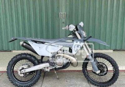 2024-Husqvarna-TE-300-PRO1